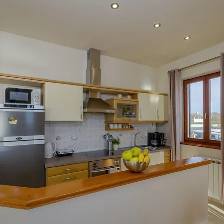 Ferienwohnung Sury Apartment Pula
