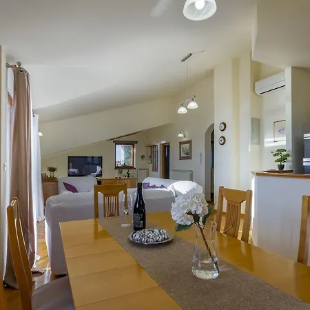 Ferienwohnung Sury Apartment