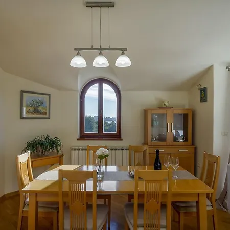 Ferienwohnung Sury Apartment