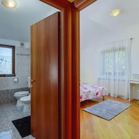 Ferienwohnung Sury Apartment